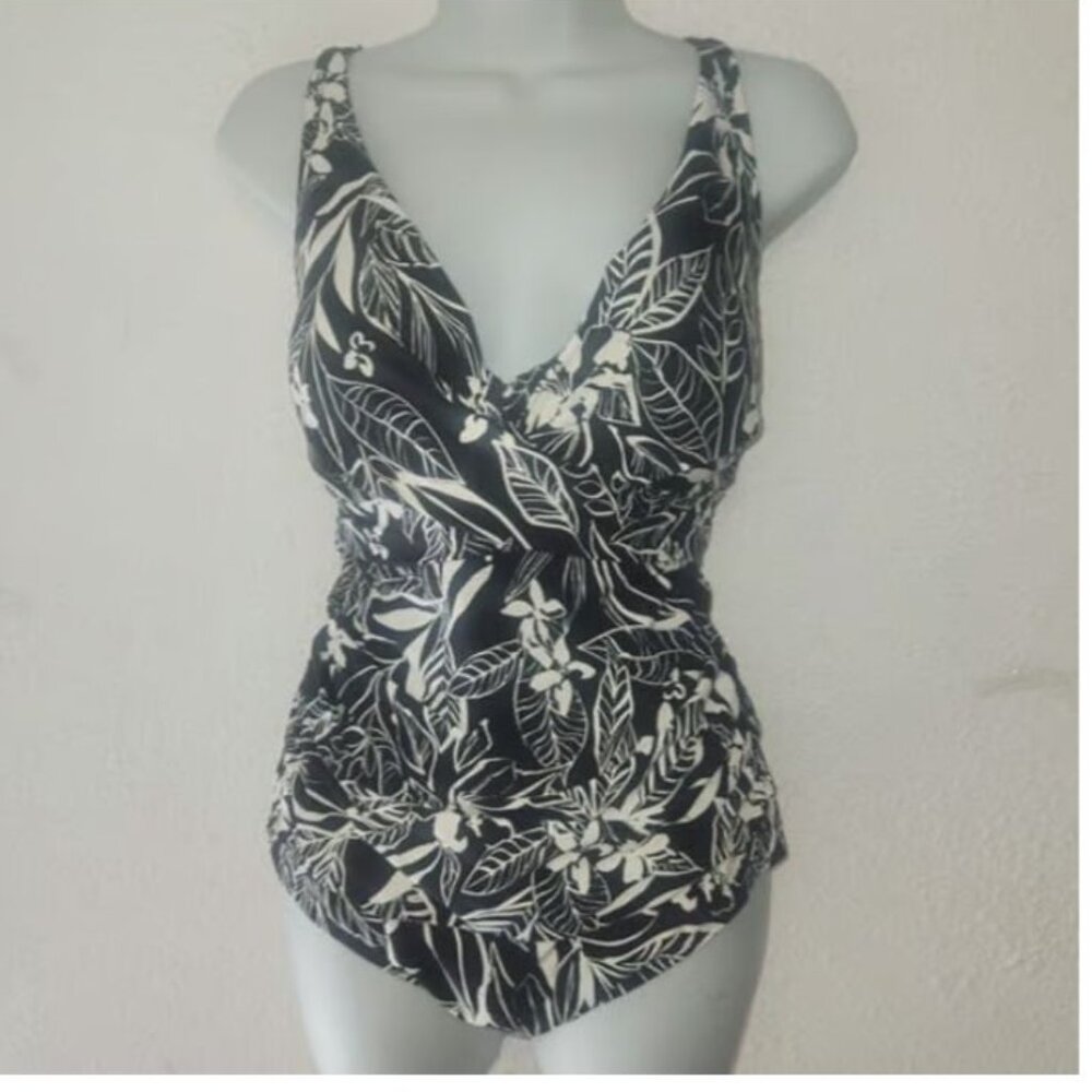 CATALINA Swimsuit, One piece, black and white floral design, In size 2XL